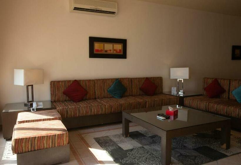 La Fontaine Lagoon Resort