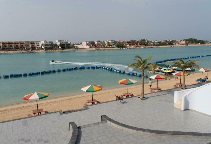 La Fontaine Lagoon Resort