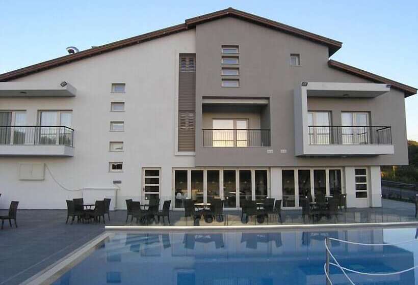 Livadia Hotel Kyperounta