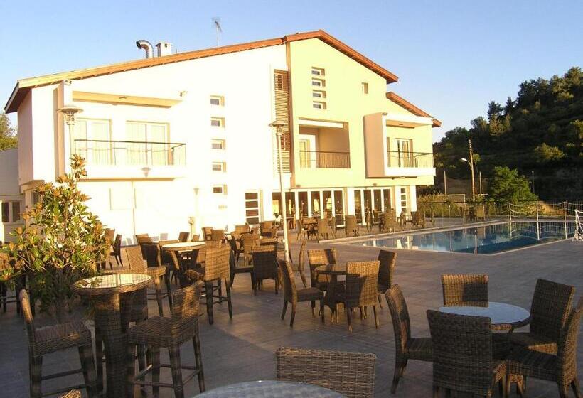 Livadia Hotel Kyperounta