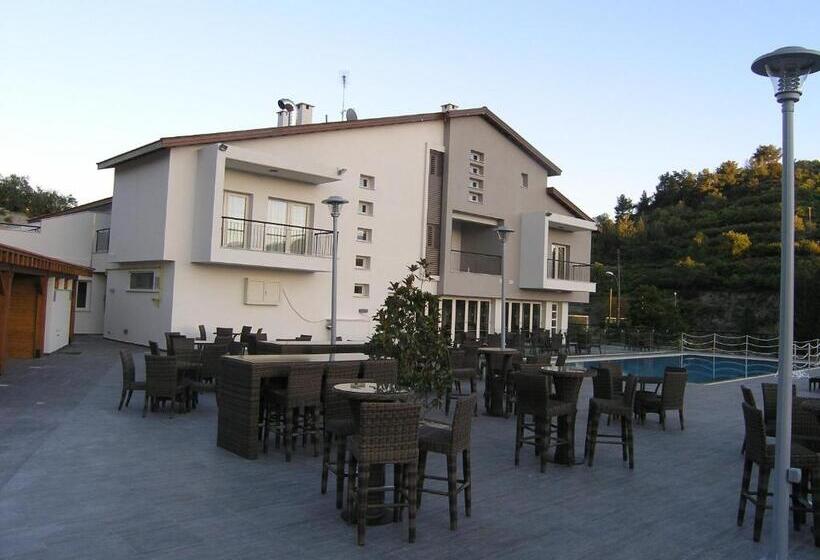 Livadia Hotel Kyperounta