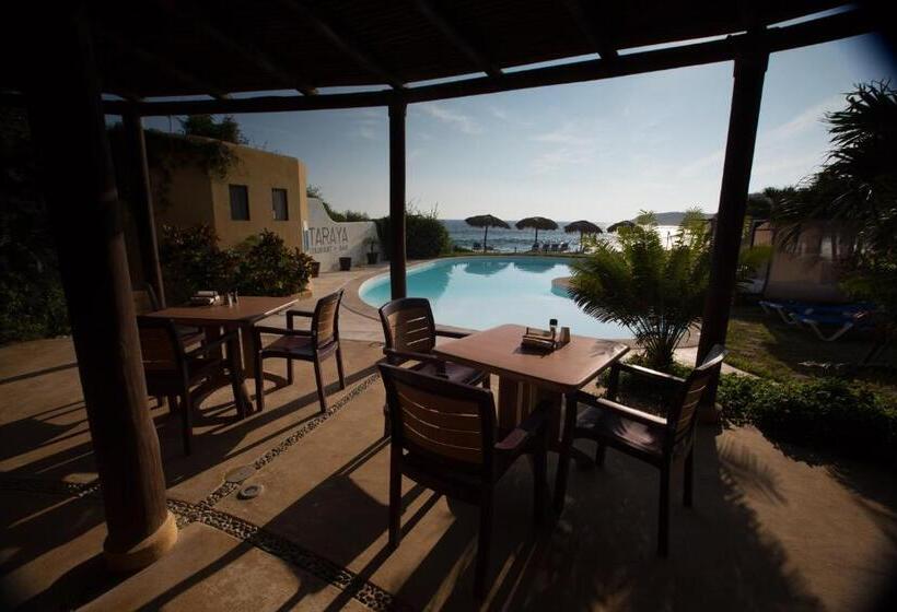 Manta Raya Hotel   Right On The Beach