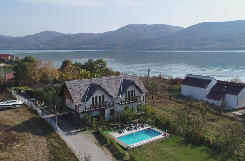 פנסיון Alegria