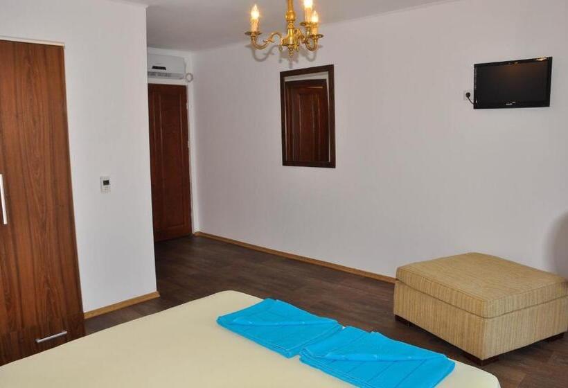 פנסיון Alegria