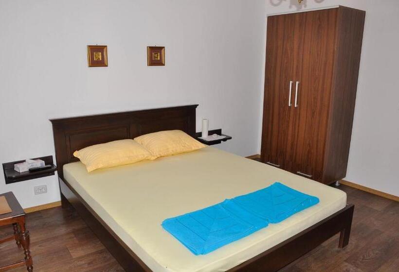 פנסיון Alegria