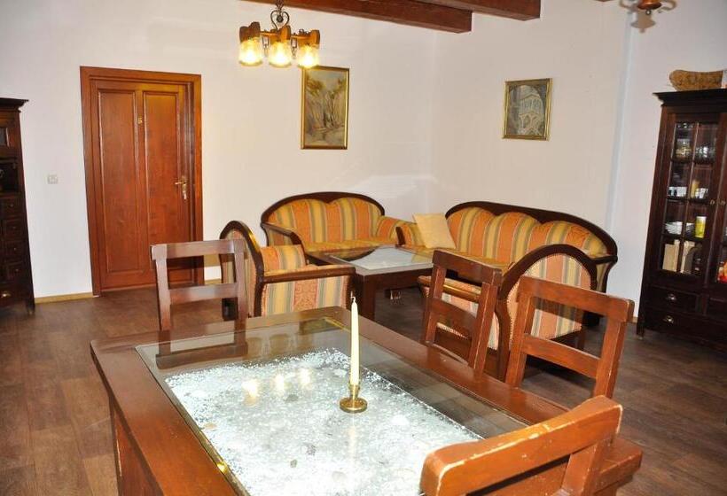 פנסיון Alegria