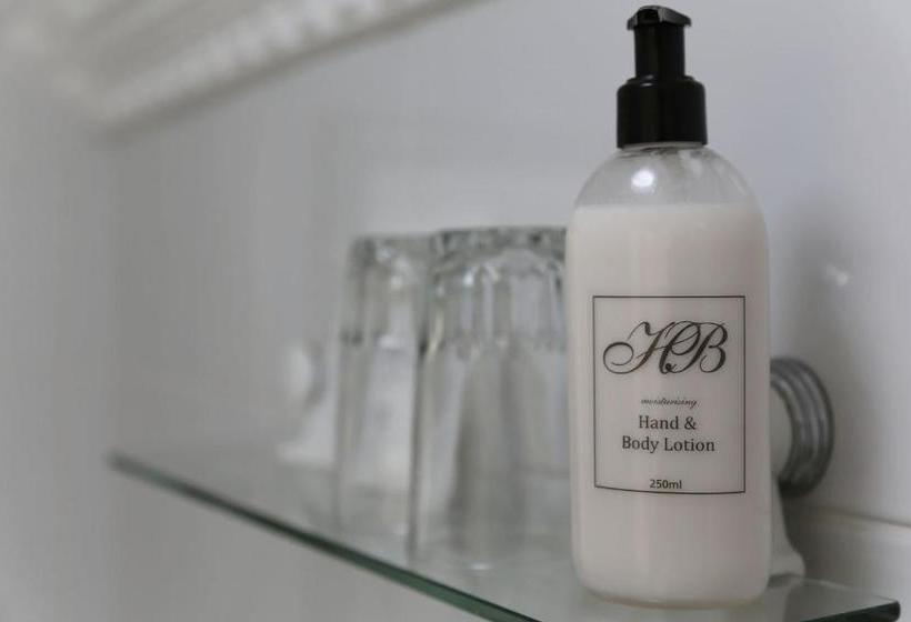 פנסיון Birkenhead Manor