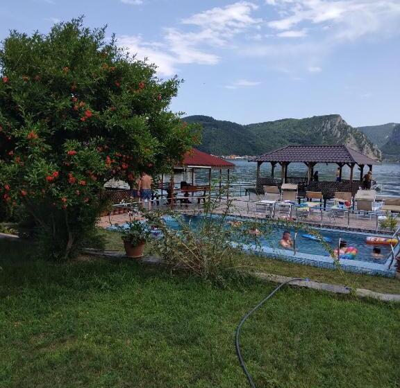 Пансион Casa Lucian