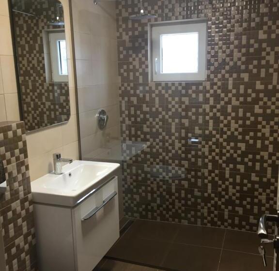 膳宿费 Cazare Colibita Casa Lipan