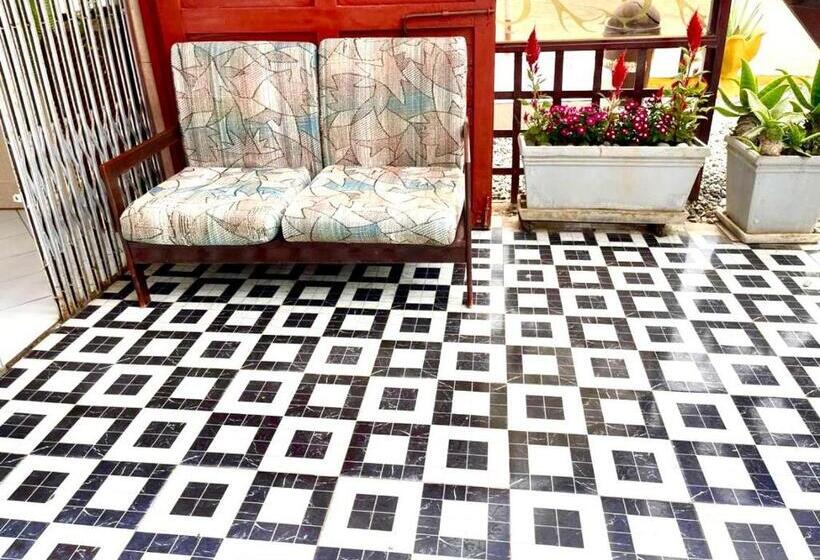 پانسیون Hostal Ocean Pacifico