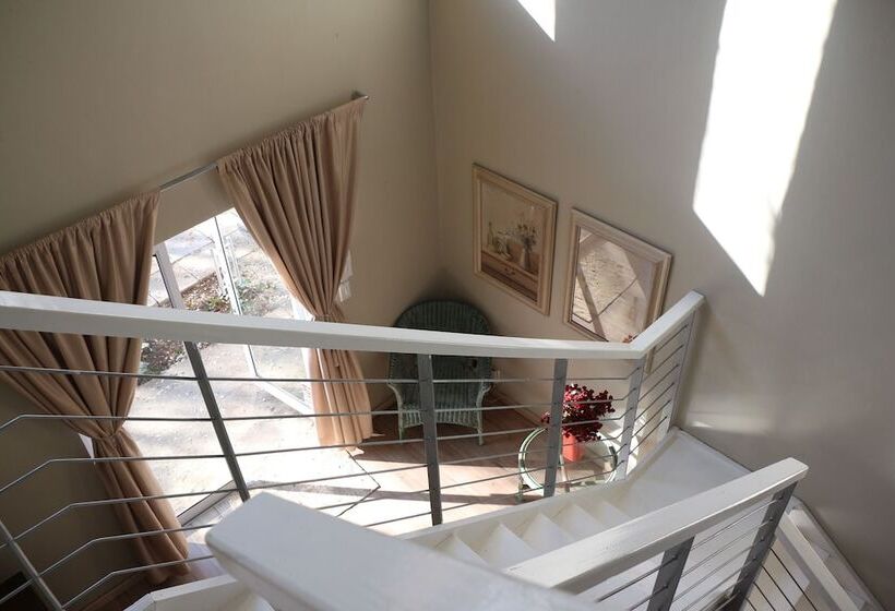 بنسيون Indigo Moon Guesthouse