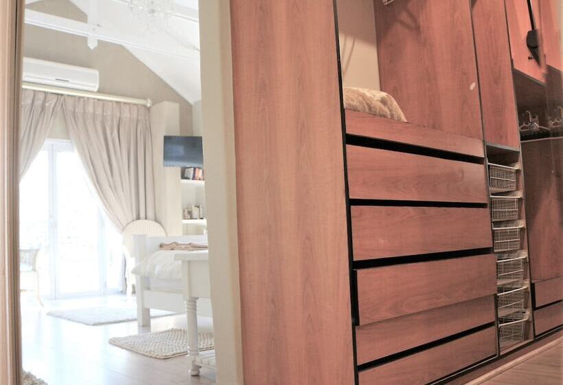 بنسيون Indigo Moon Guesthouse