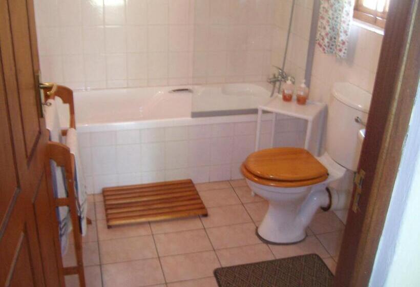 פנסיון Oaktree Lodge Guest House