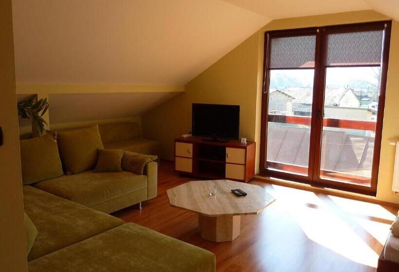 펜션 Penzión Tulip