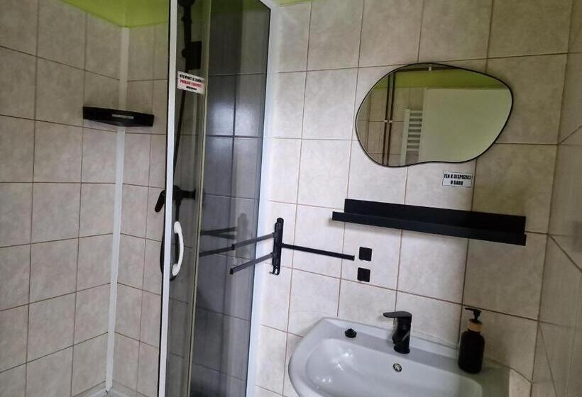 ペンション Penzion A Motobar Bravantice