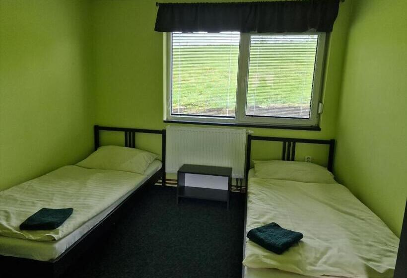 ペンション Penzion A Motobar Bravantice