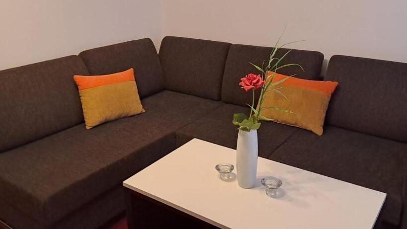 פנסיון Penzion Adler