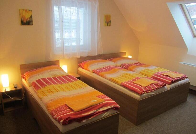 פנסיון Penzion Kratochvíl