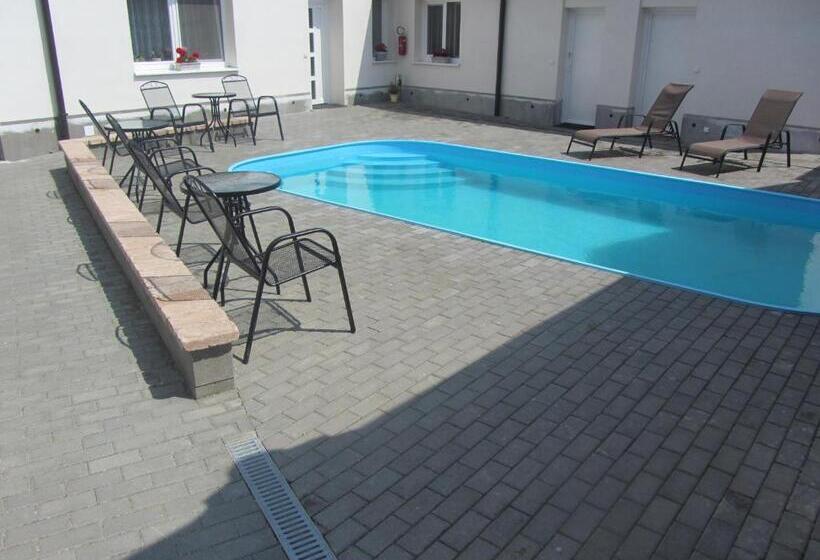 פנסיון Penzion Kratochvíl