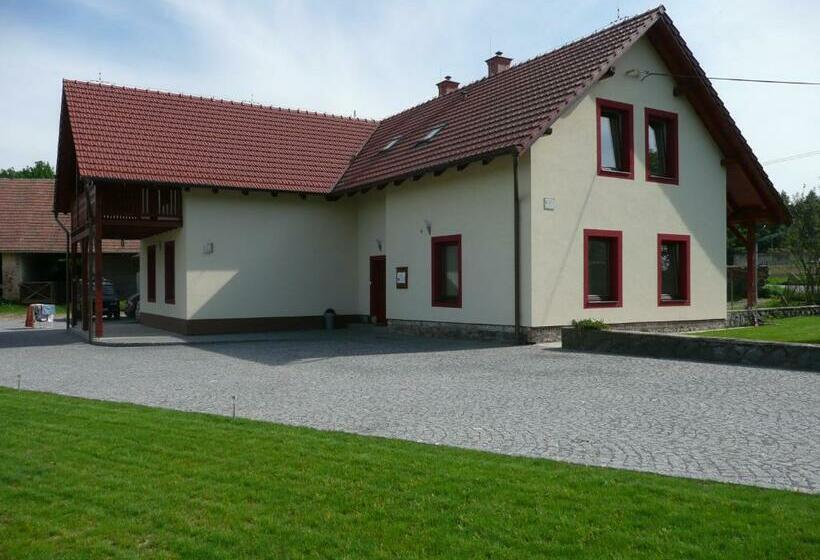 پانسیون Penzion Lipina