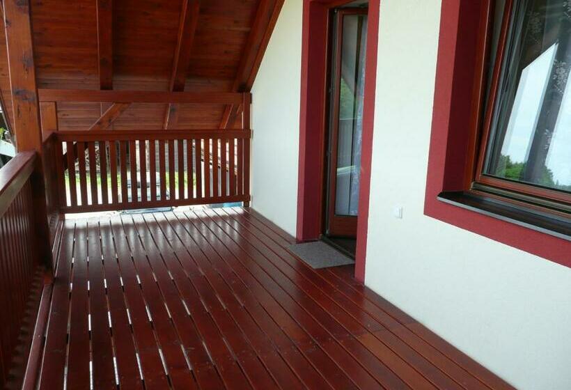 پانسیون Penzion Lipina