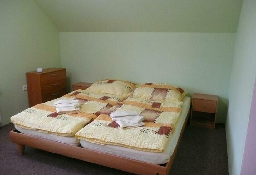 پانسیون Penzion Lipina