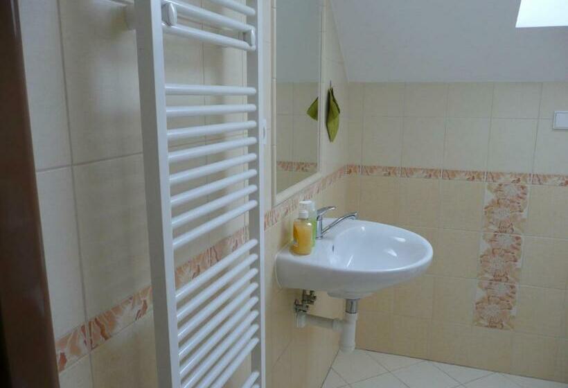 پانسیون Penzion Lipina