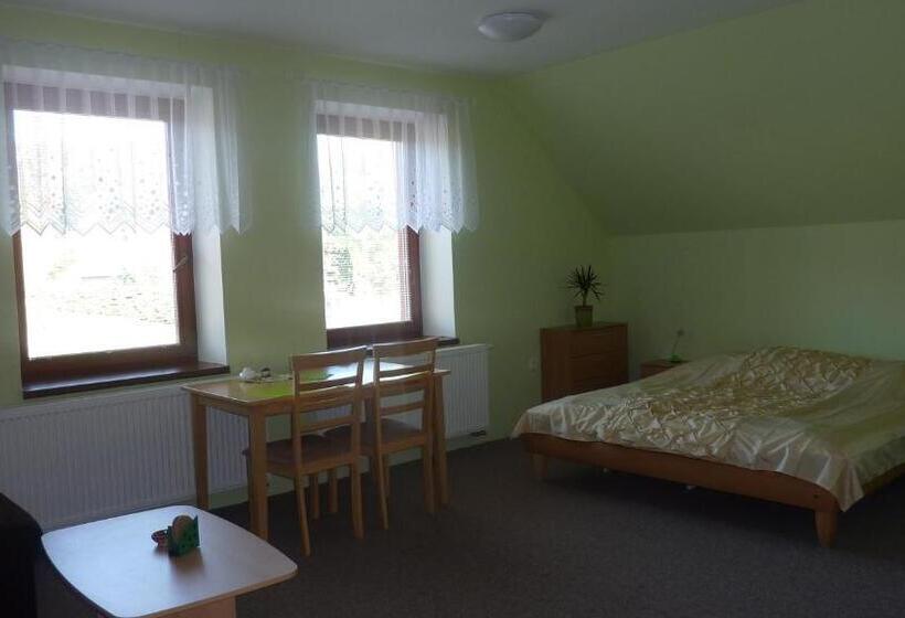 پانسیون Penzion Lipina