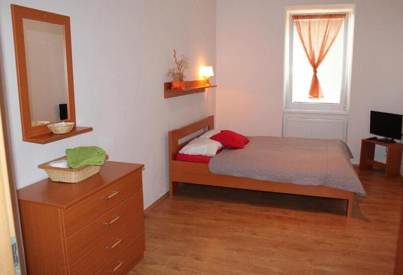 펜션 Penzion Podzámčí