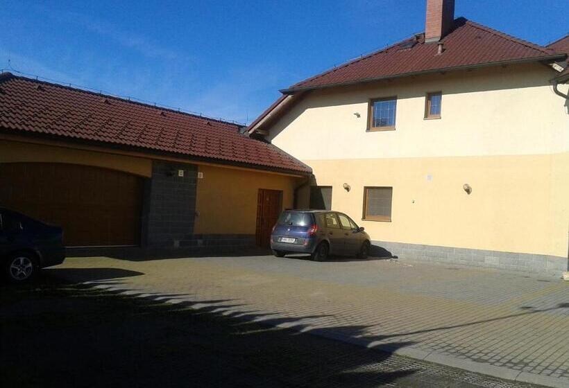 פנסיון Penzion Starý Dvůr