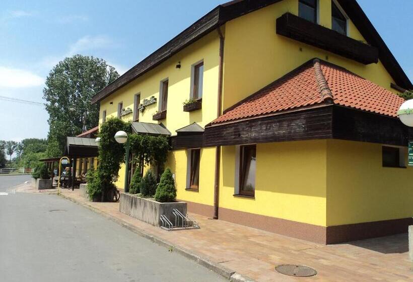 ペンション Penzion U Jirsáka