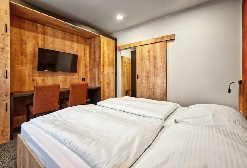 פנסיון Restaurace A Penzion Praha