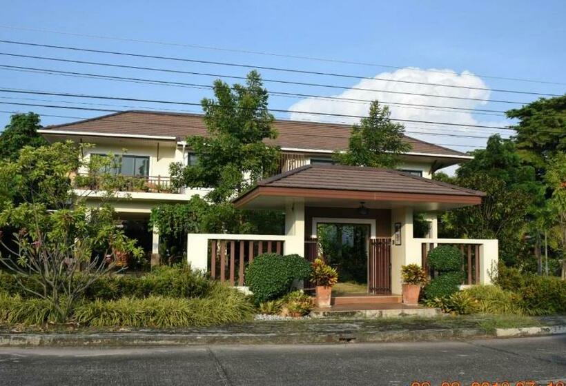 بنسيون Rimtalay Angsila Guesthouse