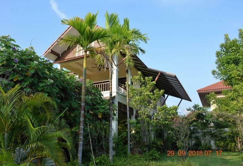 פנסיון Rimtalay Angsila Guesthouse