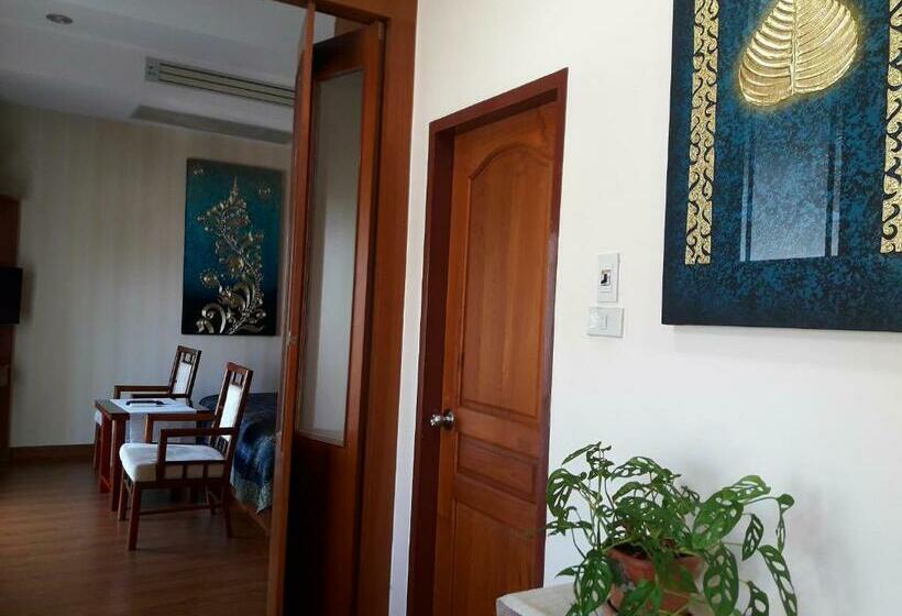 פנסיון Rimtalay Angsila Guesthouse