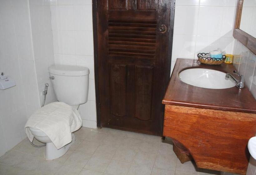 膳宿费 Sengahloune Villa