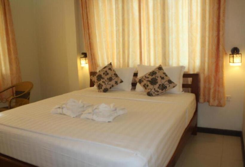 膳宿费 Sengahloune Villa