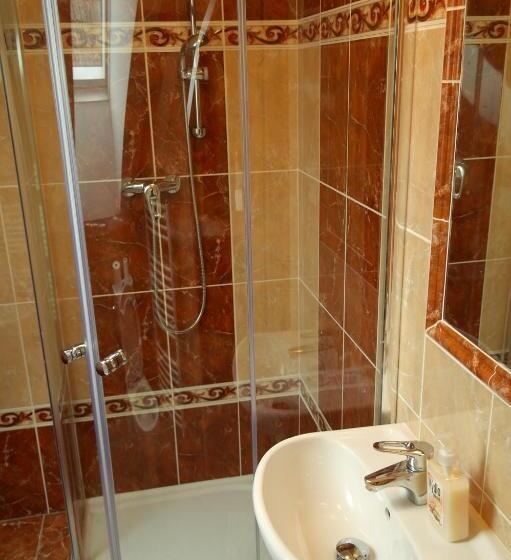 膳宿费 Ubytování Macků