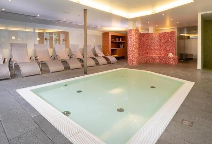 بنسيون Weiss S