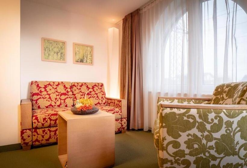 ペンション Weiss S