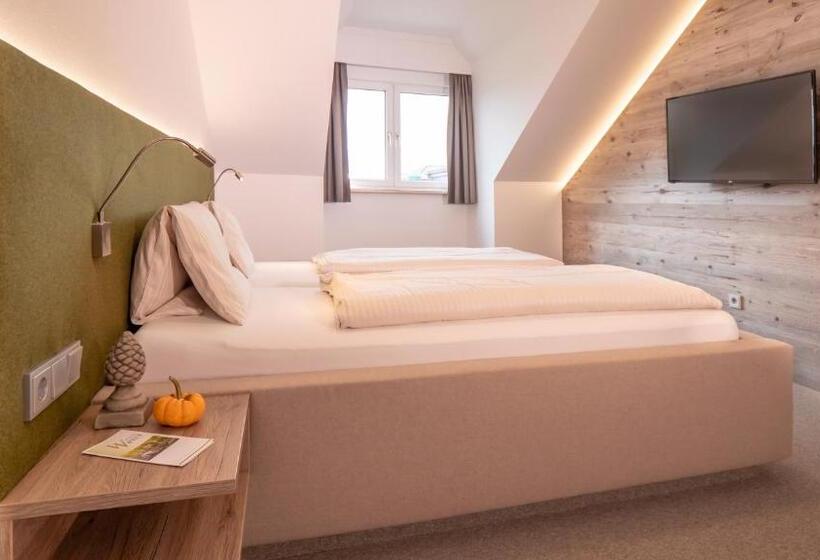 بنسيون Weiss S