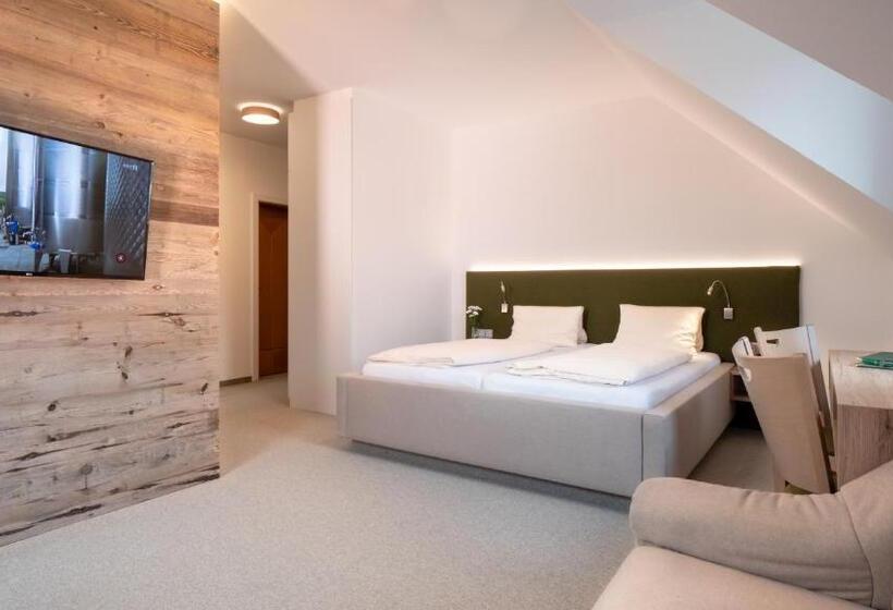 بنسيون Weiss S