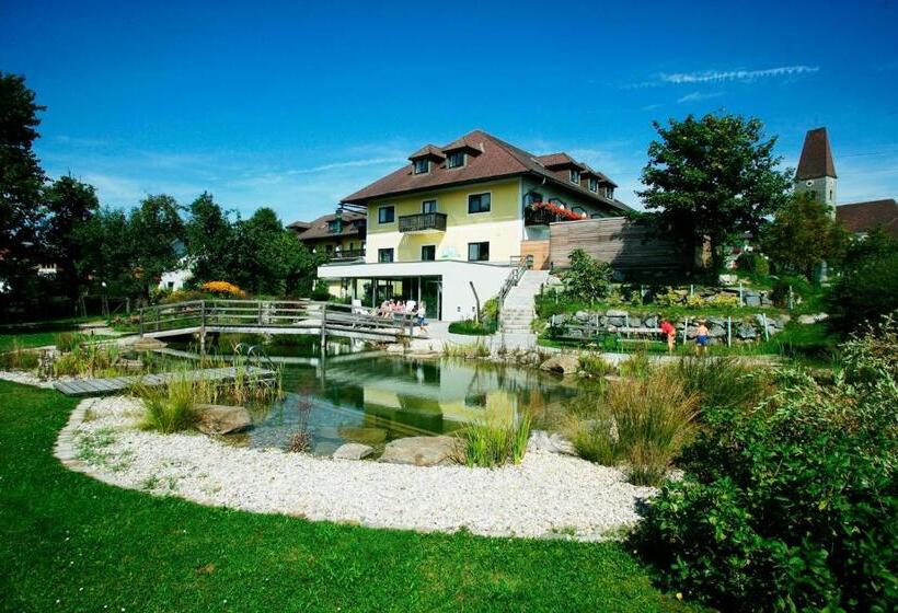 بنسيون Weiss S