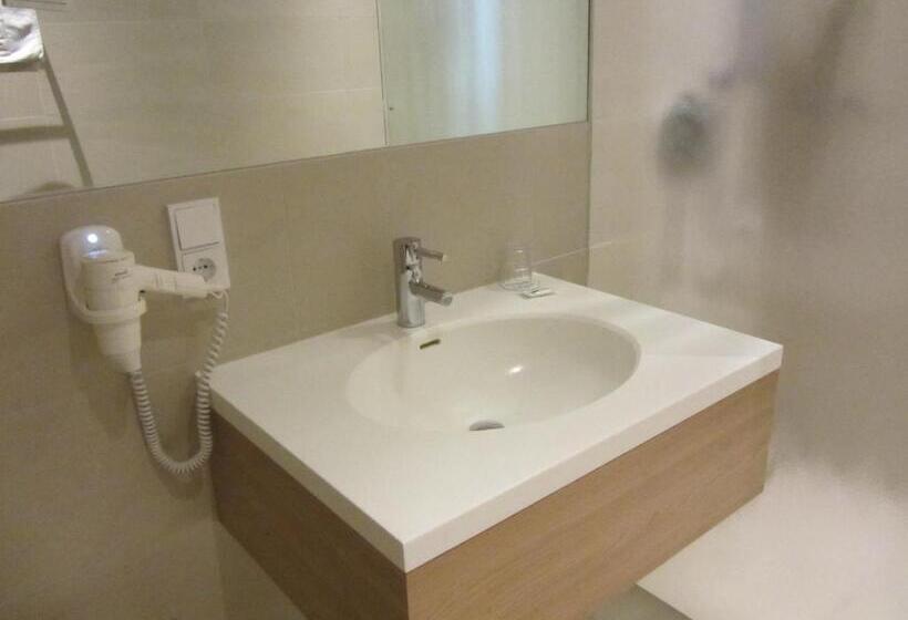 ペンション Weiss S