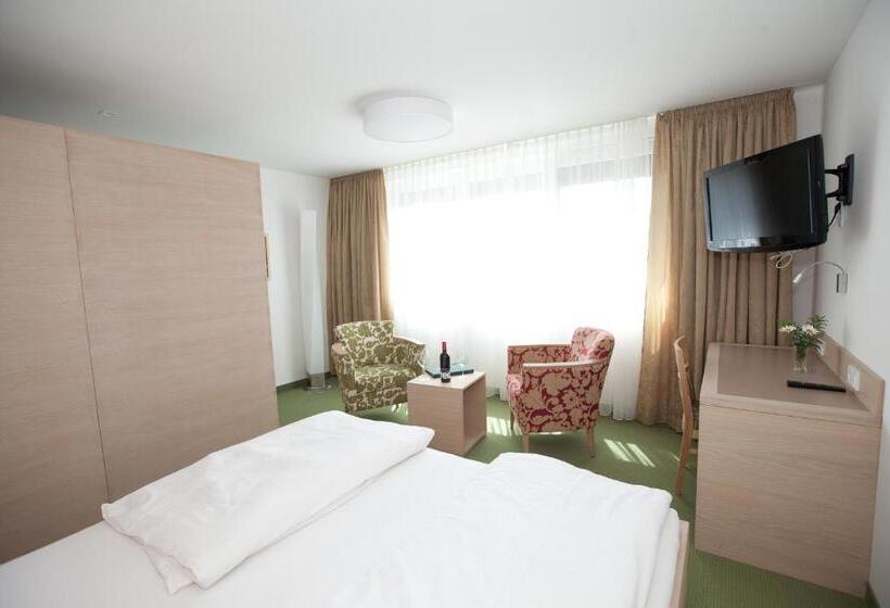 بنسيون Weiss S