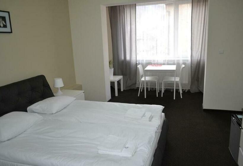 Rakhiv Hotel & Apartments