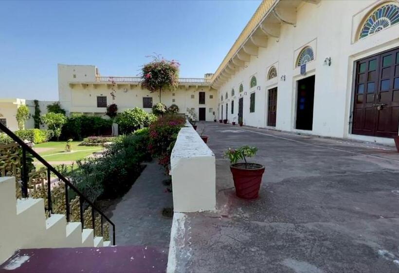 Resort Castle Kalwar