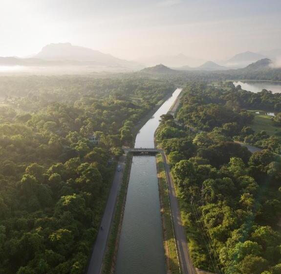 リゾートホテル Mapakada Village   Mahiyanganaya