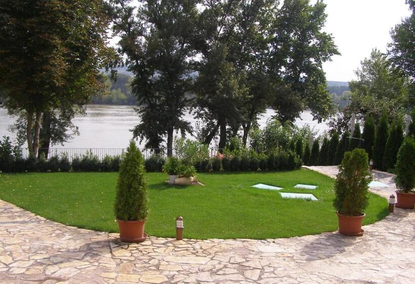 منتجع Mlyn Penzion & Wellness