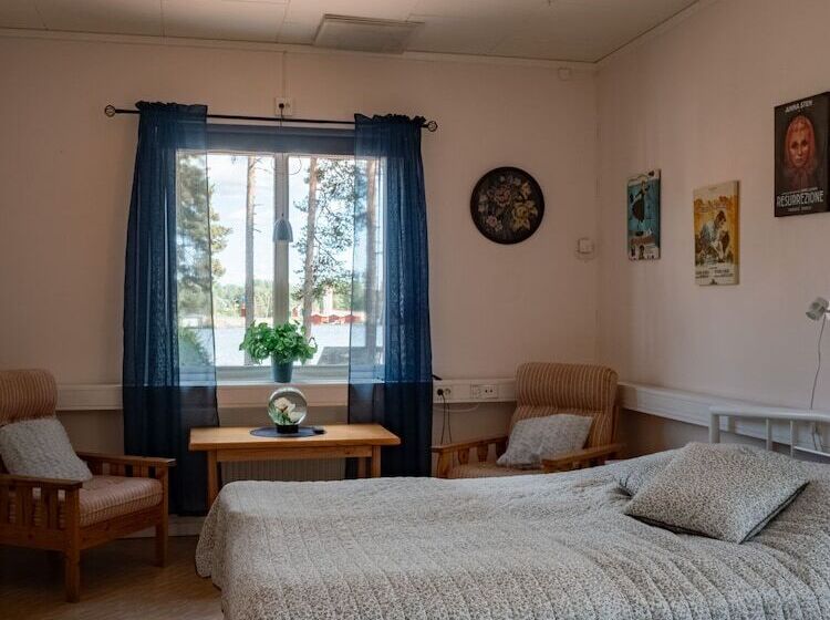 Siknäs Vandrarhem   Hostel